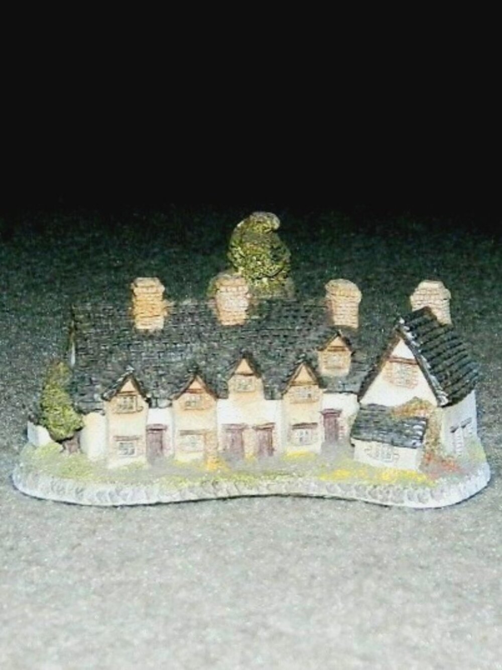 Craftsmens Cottage David Winter 1985 Collectible